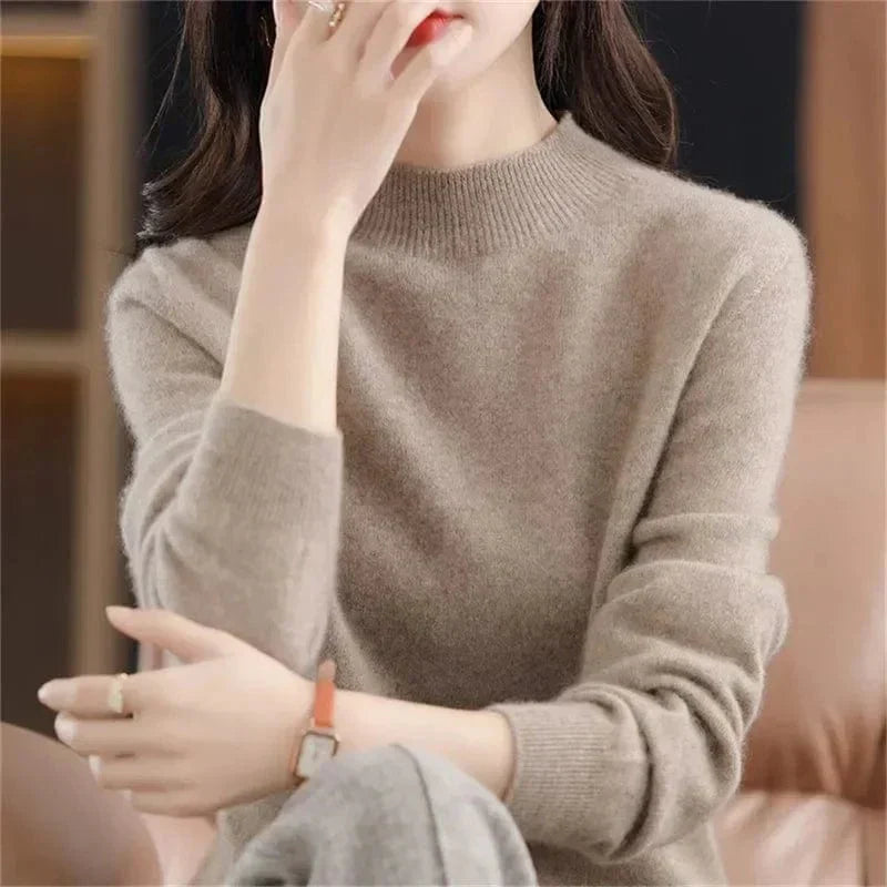 LM | Soft knitted sweater with turtleneck