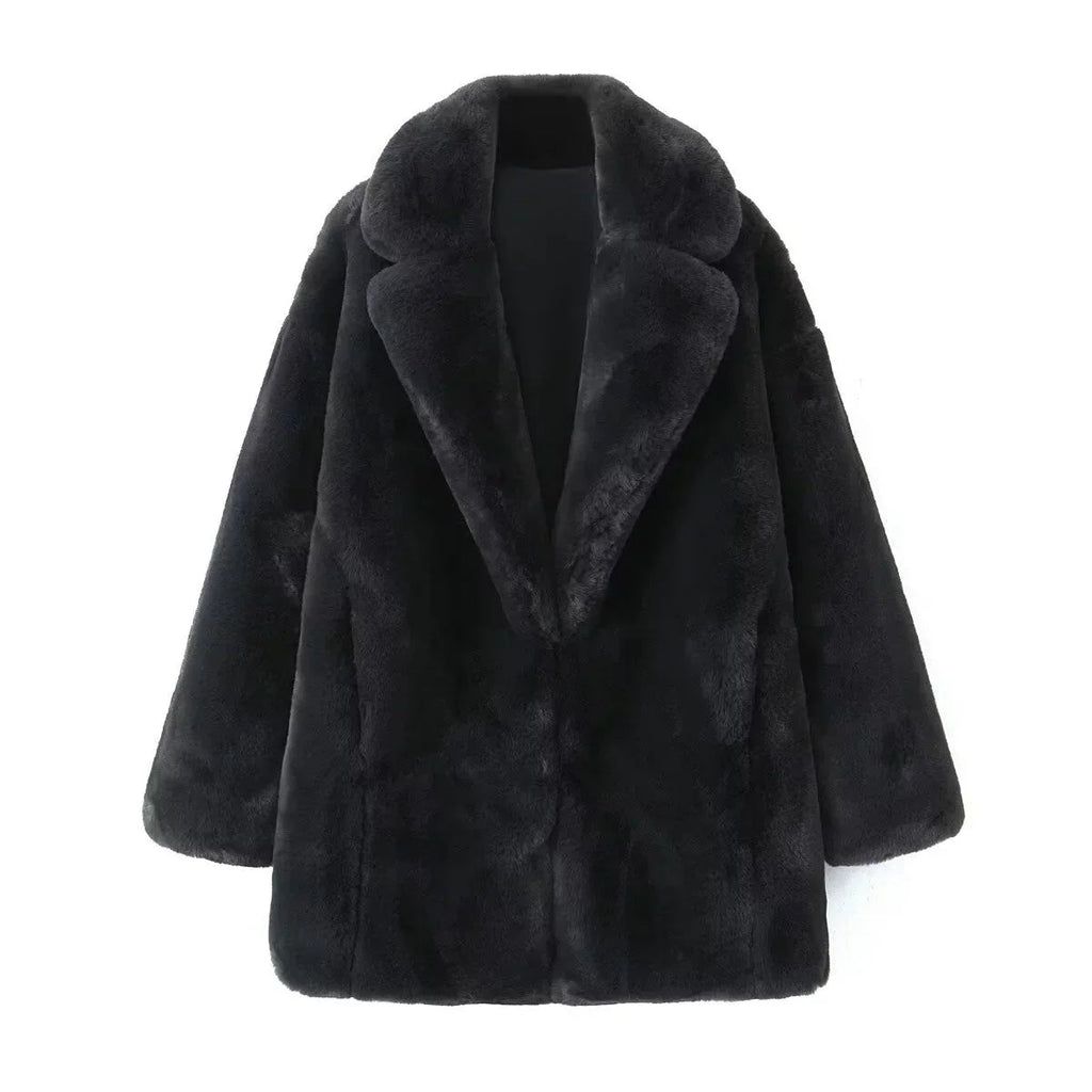 Effortlessly Elegant Coat with a Timeless Design