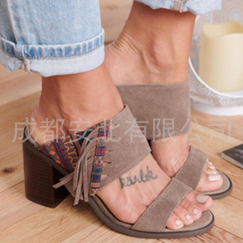 Chic Orthopedic Sandals with Unique Design