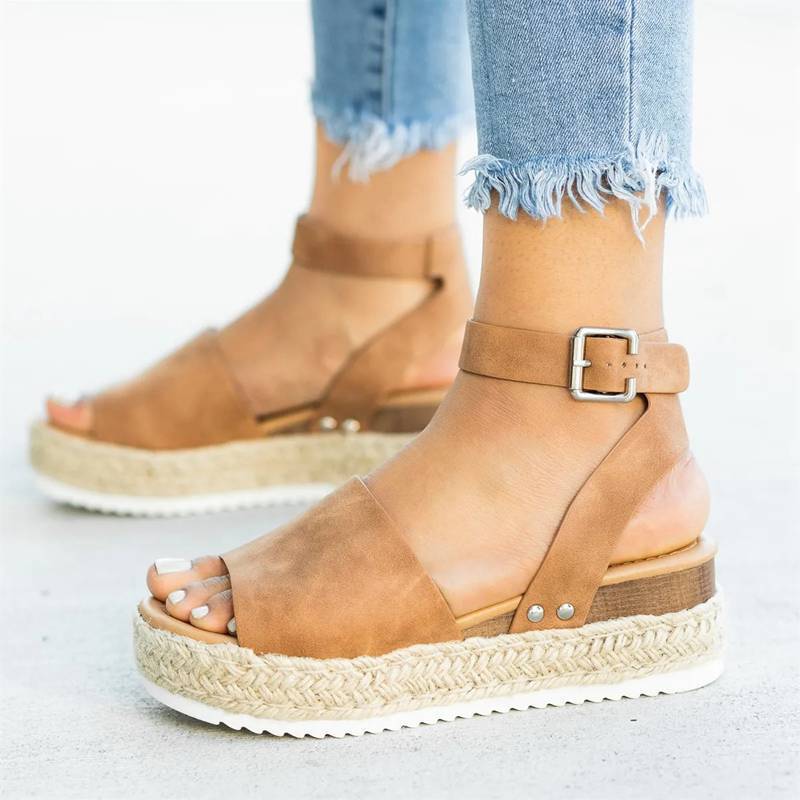Chic Orthopedic Sandals with Unique Design