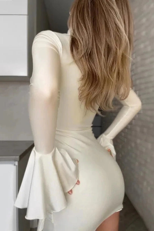 Well Tailored Dress with a Graceful Silhouette
