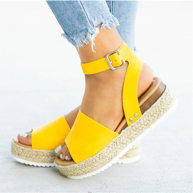 Chic Orthopedic Sandals with Unique Design