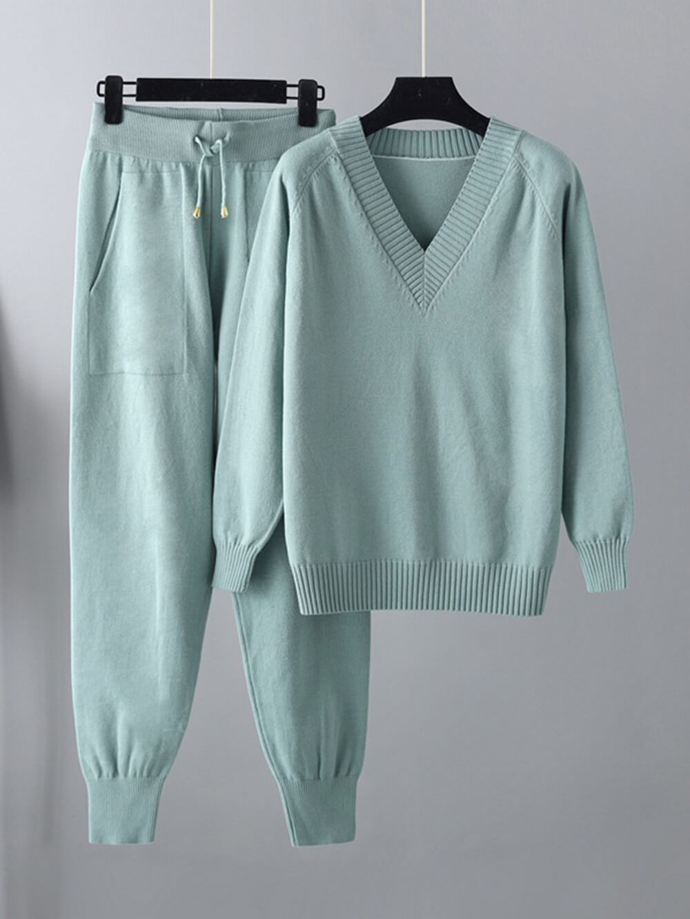 Elegantly Designed Pullover