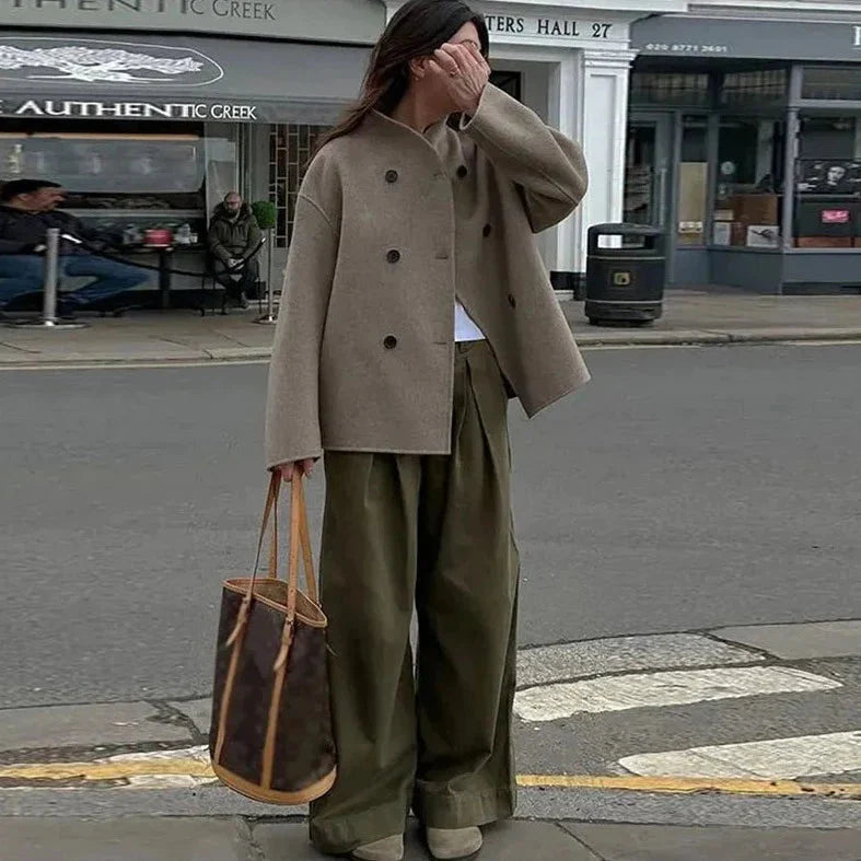 Well Tailored Coat with a Graceful Silhouette