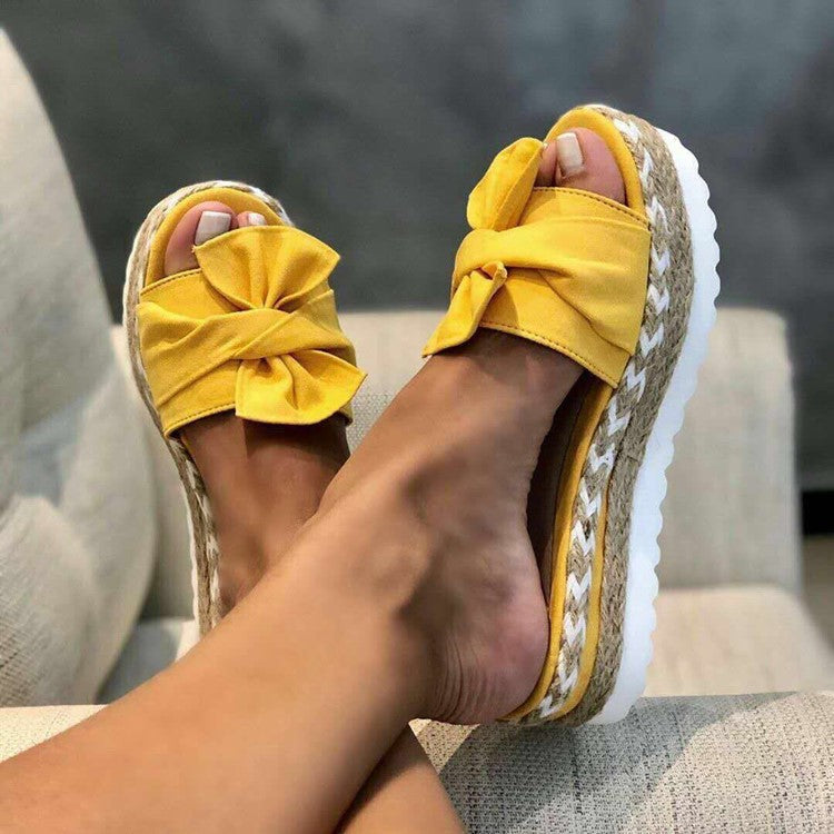 Graceful Orthopedic Sandals for Modern Look