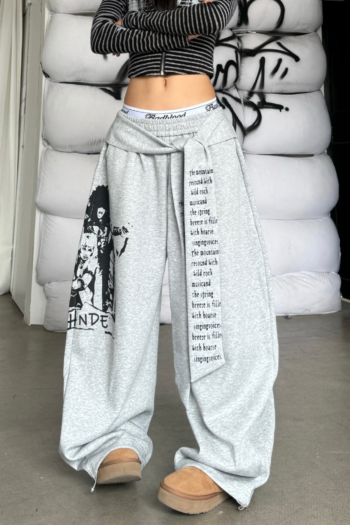 Effortlessly Elegant Pants with a Timeless Design
