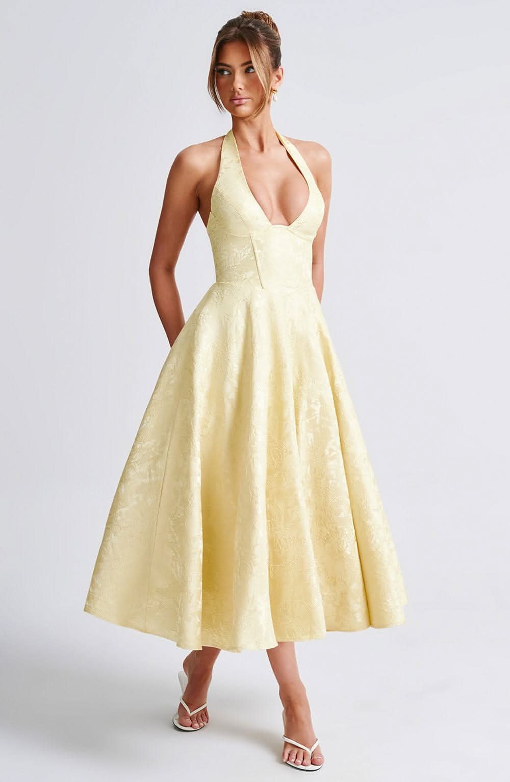 Beautifully Crafted Dress in a Classic Style
