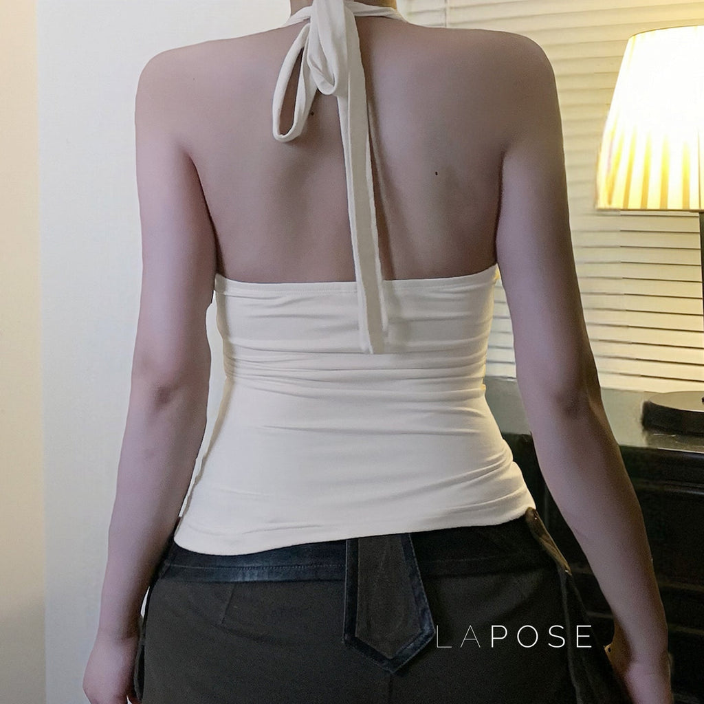 Well Tailored Top with a Graceful Silhouette