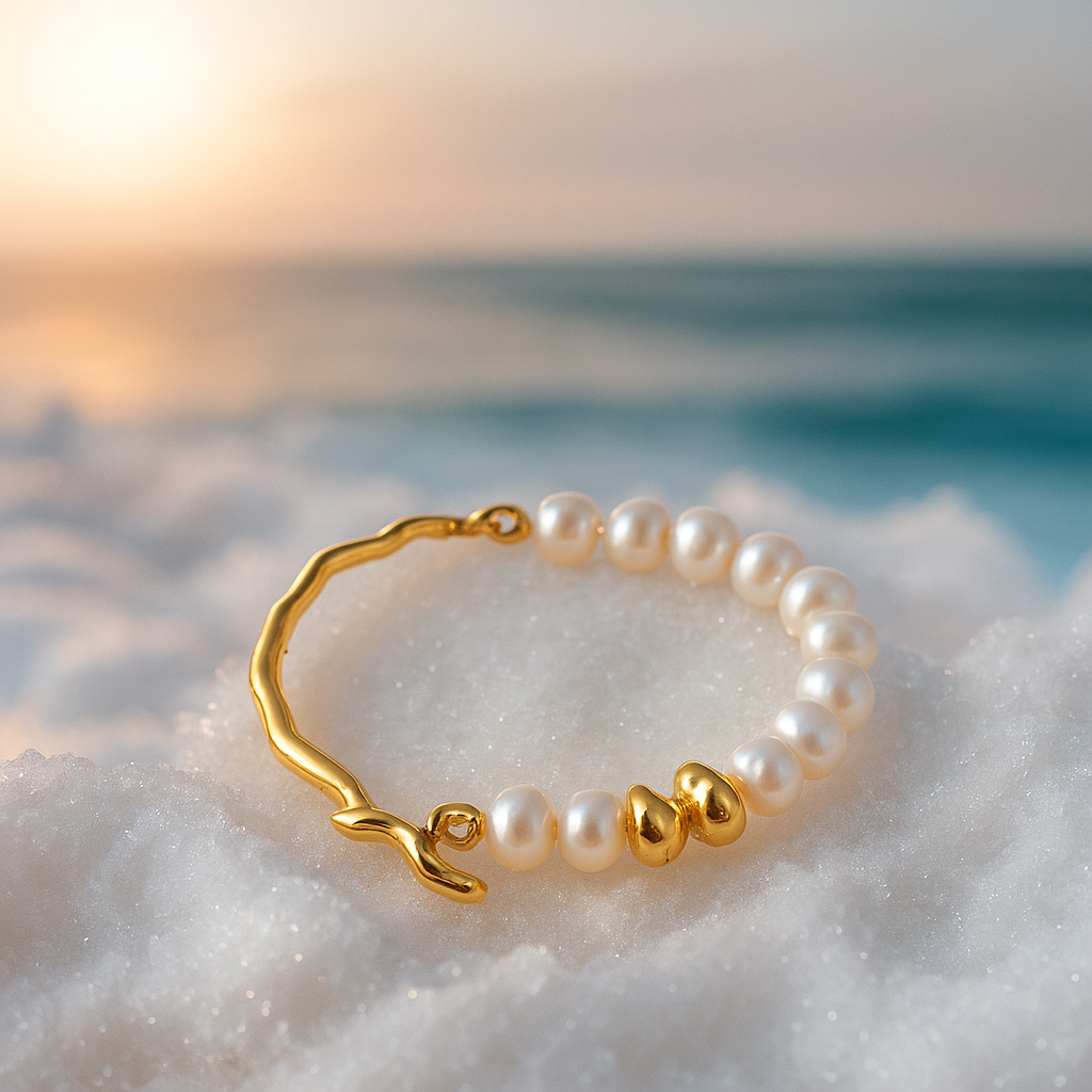 Alana | Golden Bracelet With Pearls