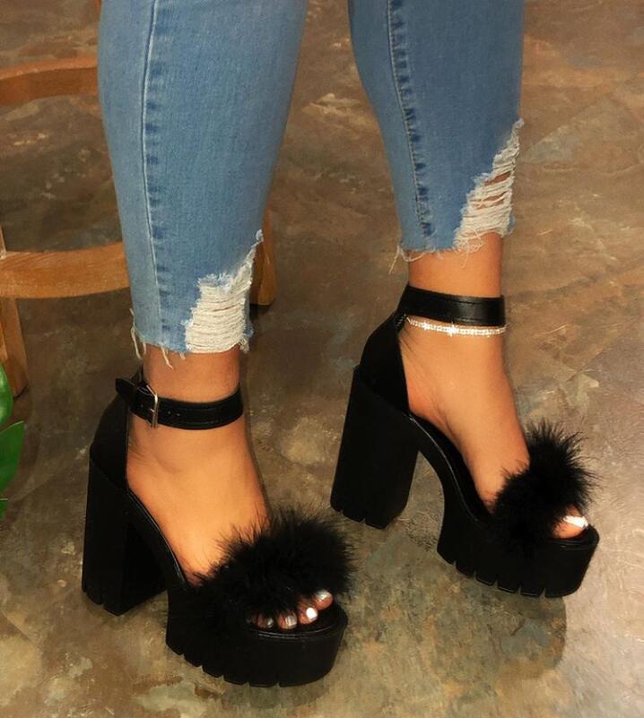 Chic Orthopedic Sandals with Unique Design