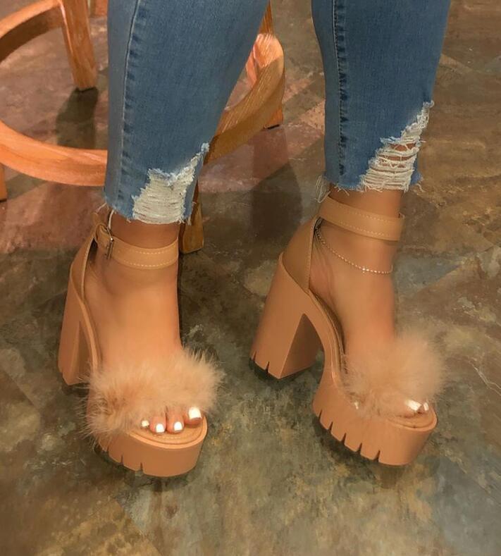Chic Orthopedic Sandals with Unique Design