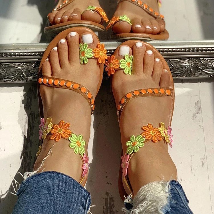 Graceful Orthopedic Sandals for Modern Look