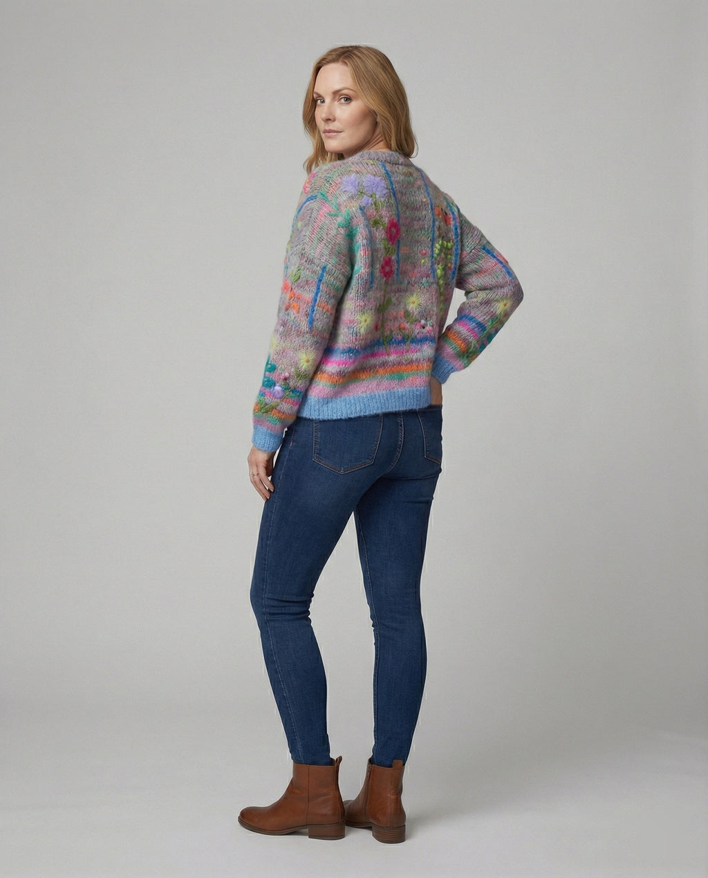 Elegantly Designed Pullover