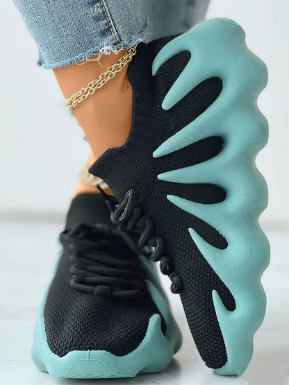 LM | Stylish and airy sneakers