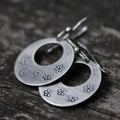 Daisy Hollow Rounded Earrings