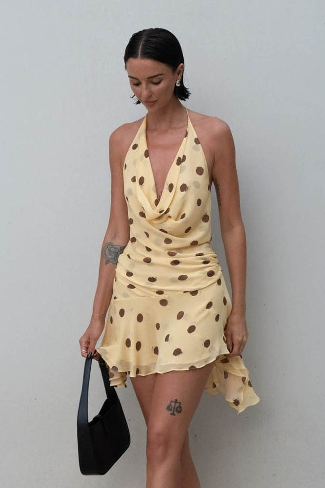 Effortlessly Elegant Dress with a Timeless Design
