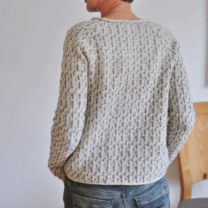 LM | Chic gray sweater with boat neckline