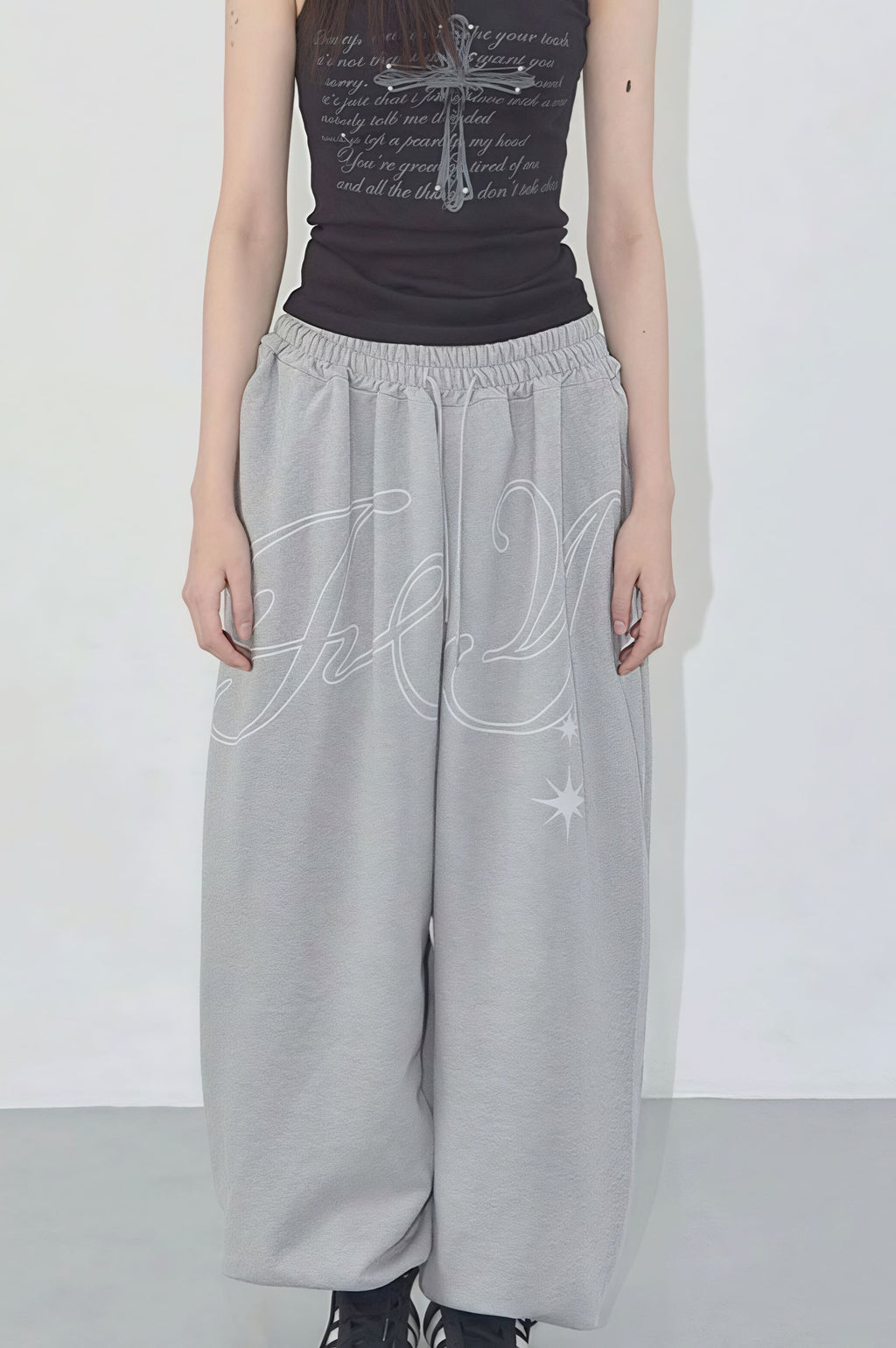 Elegantly Styled Pants for Everyday Wear