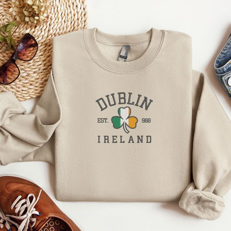 Comstylish Ireland Art Pattern Vintage Cozy Sweatshirt
