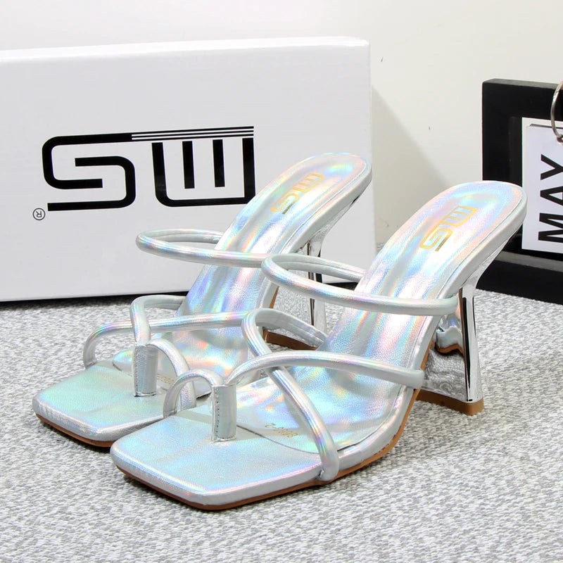 Well Tailored Sandals with a Graceful Silhouette