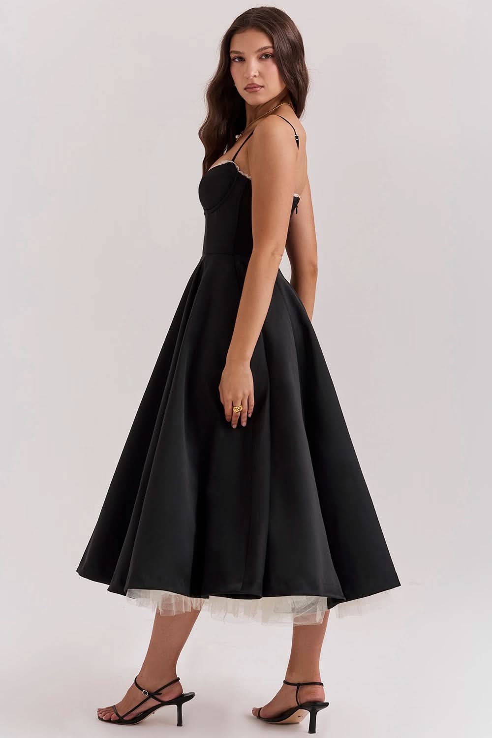 Gracefully Styled Dress for Any Occasion