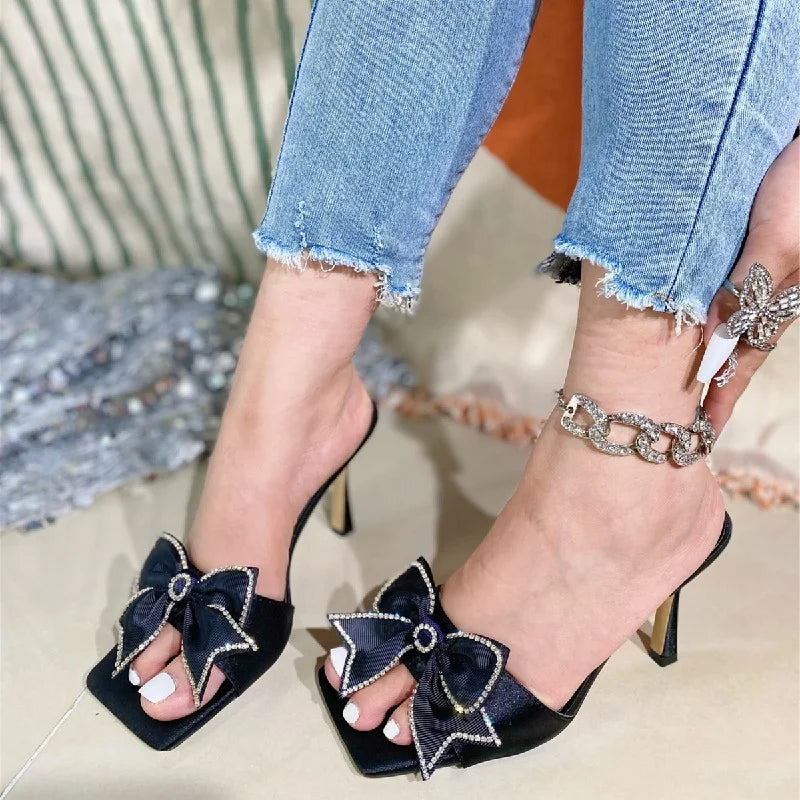 Polished Heels with an Effortless Classic Look