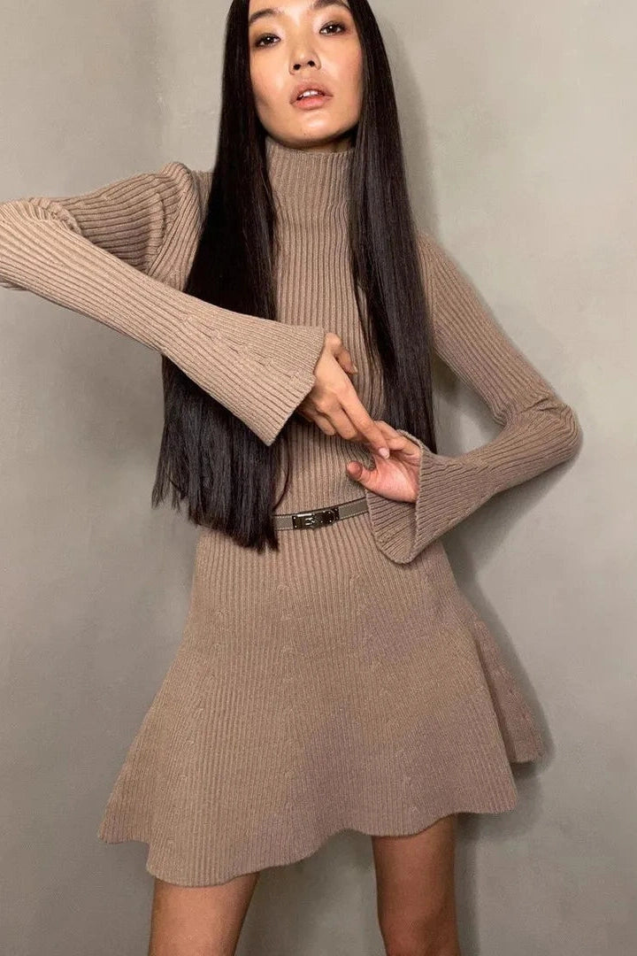 Classic Vintage Dress with a Flattering Fit