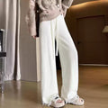 Effortlessly Elegant Pants with a Timeless Design