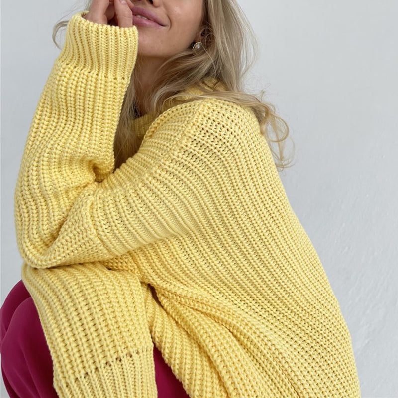 LM | Cozy knitted sweater with a round neckline