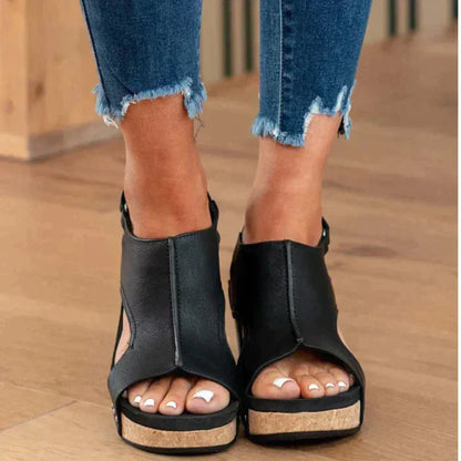 LM | Elegant summer wedge sandals