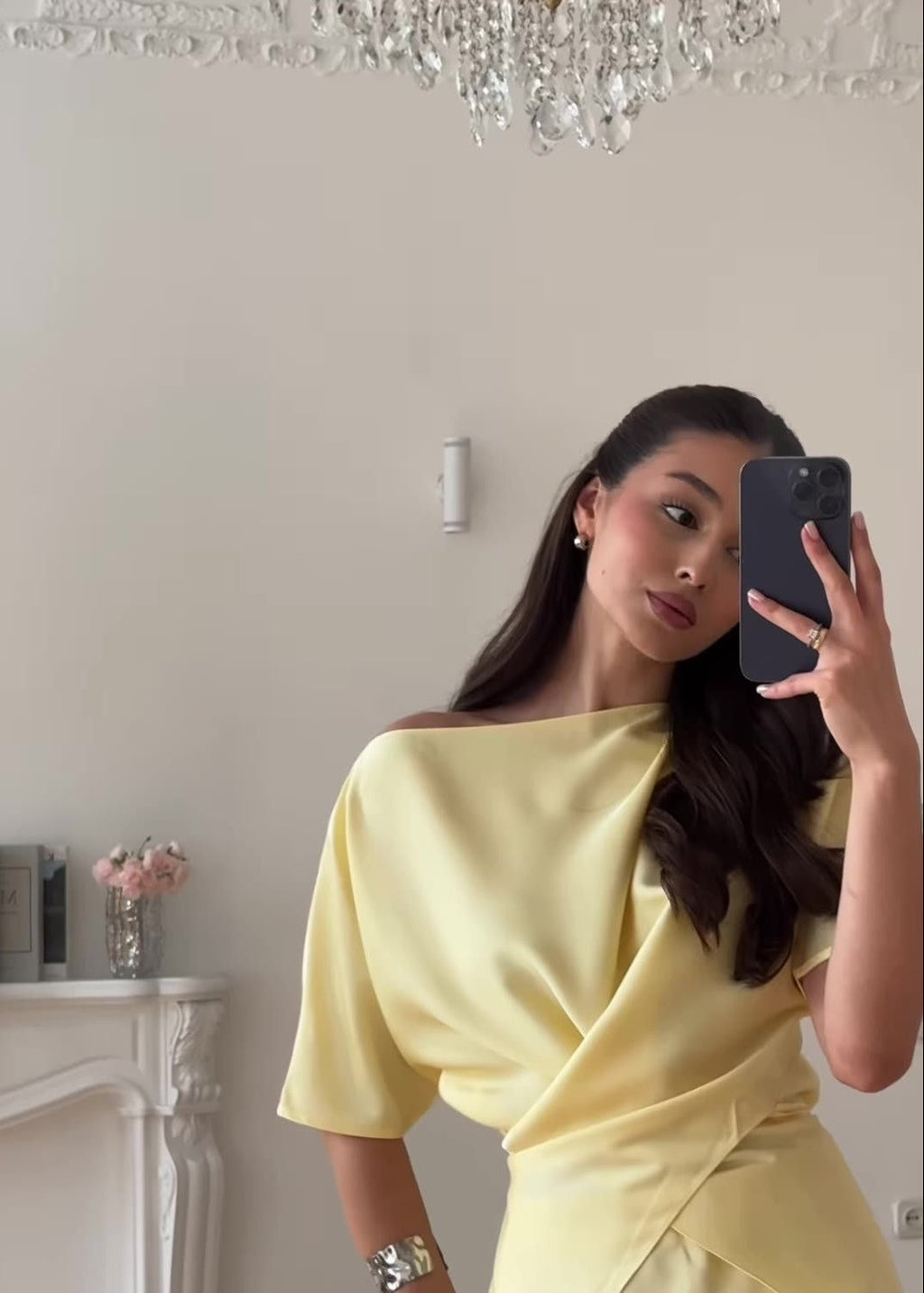 Classic Vintage Blouse with a Flattering Fit