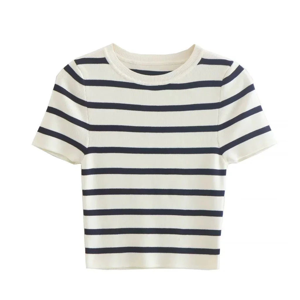 Beautifully Finished Top in a Timeless Design