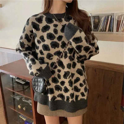 LM | Cozy sweater with leopard print