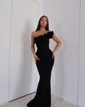 Effortlessly Elegant Garment with a Timeless Design