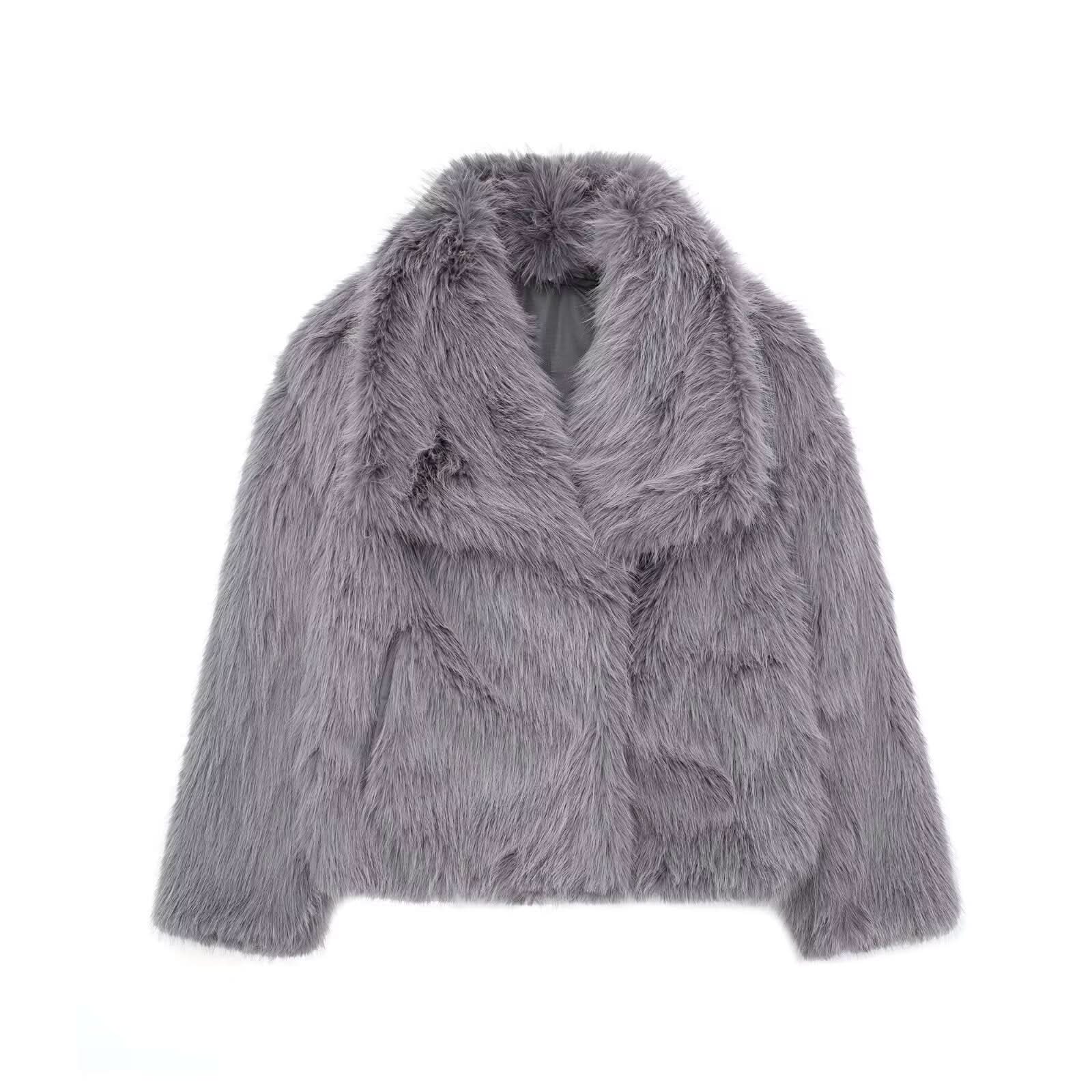 Beautifully Finished Coat in a Timeless Design