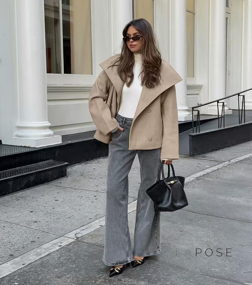 Elegantly Styled Jacket for Everyday Wear