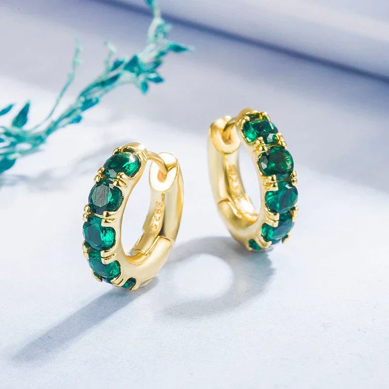 Nut Earrings With Green Zirconia in Gold