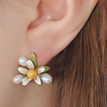 Daisy Pearl Earrings