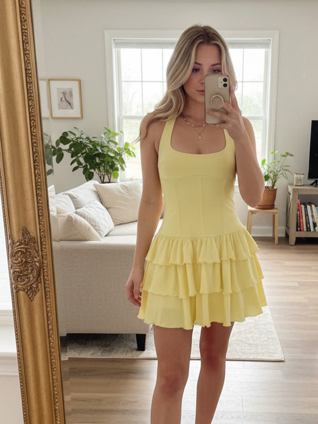 Beautifully Finished Dress in a Timeless Design