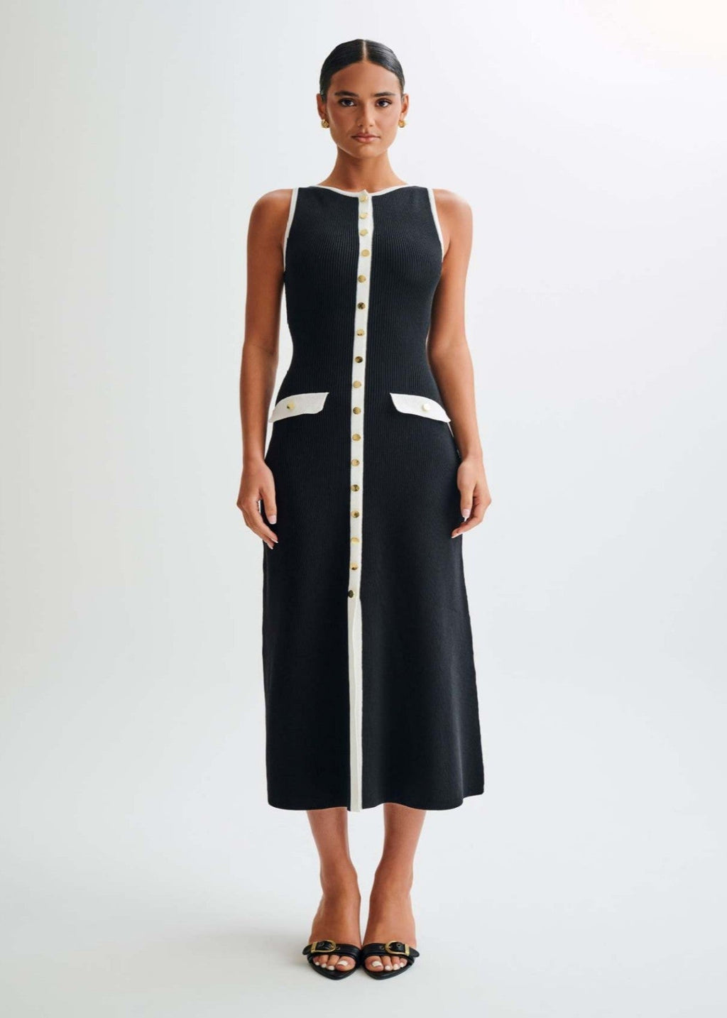 Effortlessly Elegant Dress with a Timeless Design