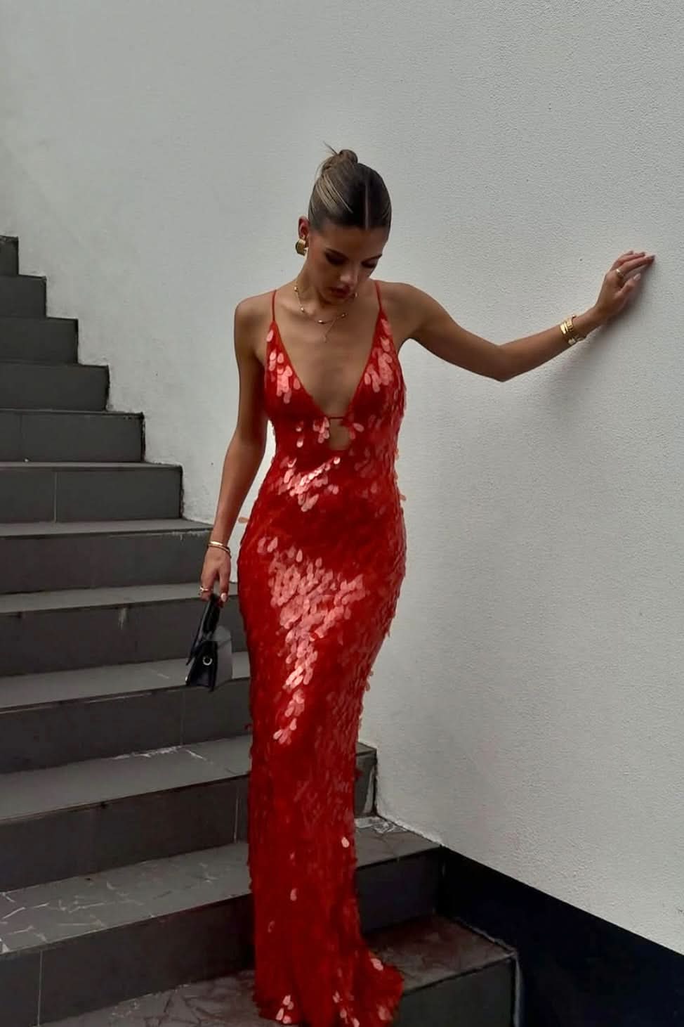 Well Tailored Dress with a Graceful Silhouette