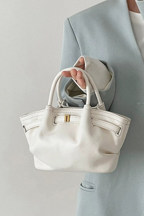 Effortlessly Elegant Bag with a Timeless Design