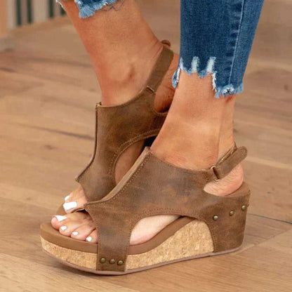 LM | Elegant summer wedge sandals
