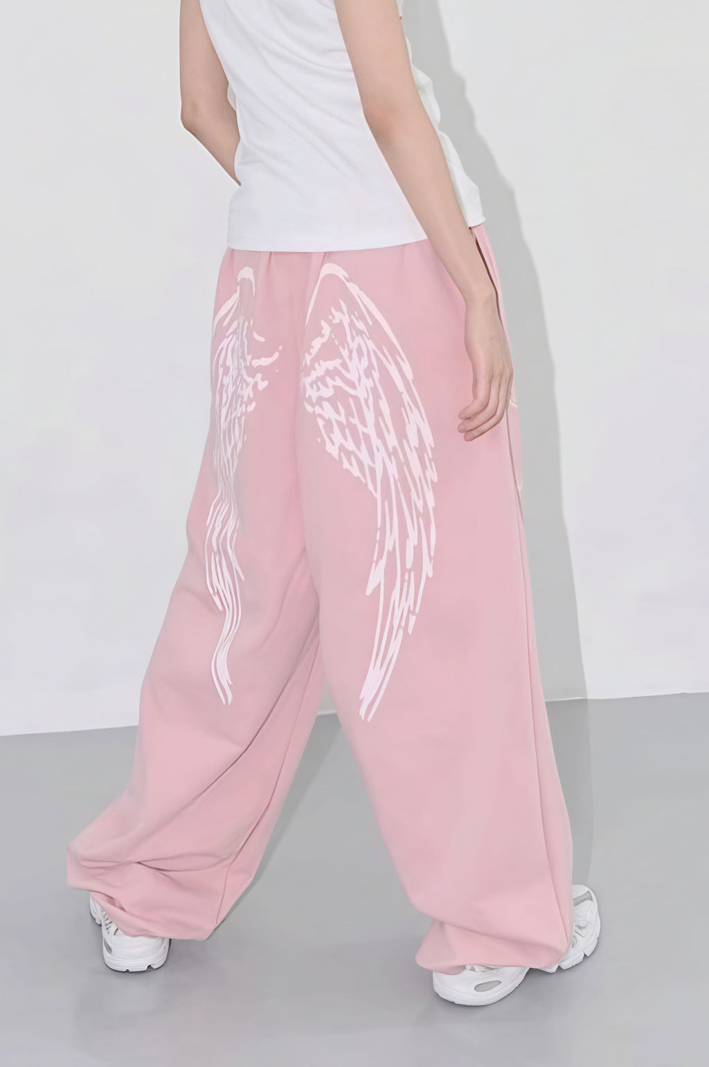 Elegantly Styled Pants for Everyday Wear