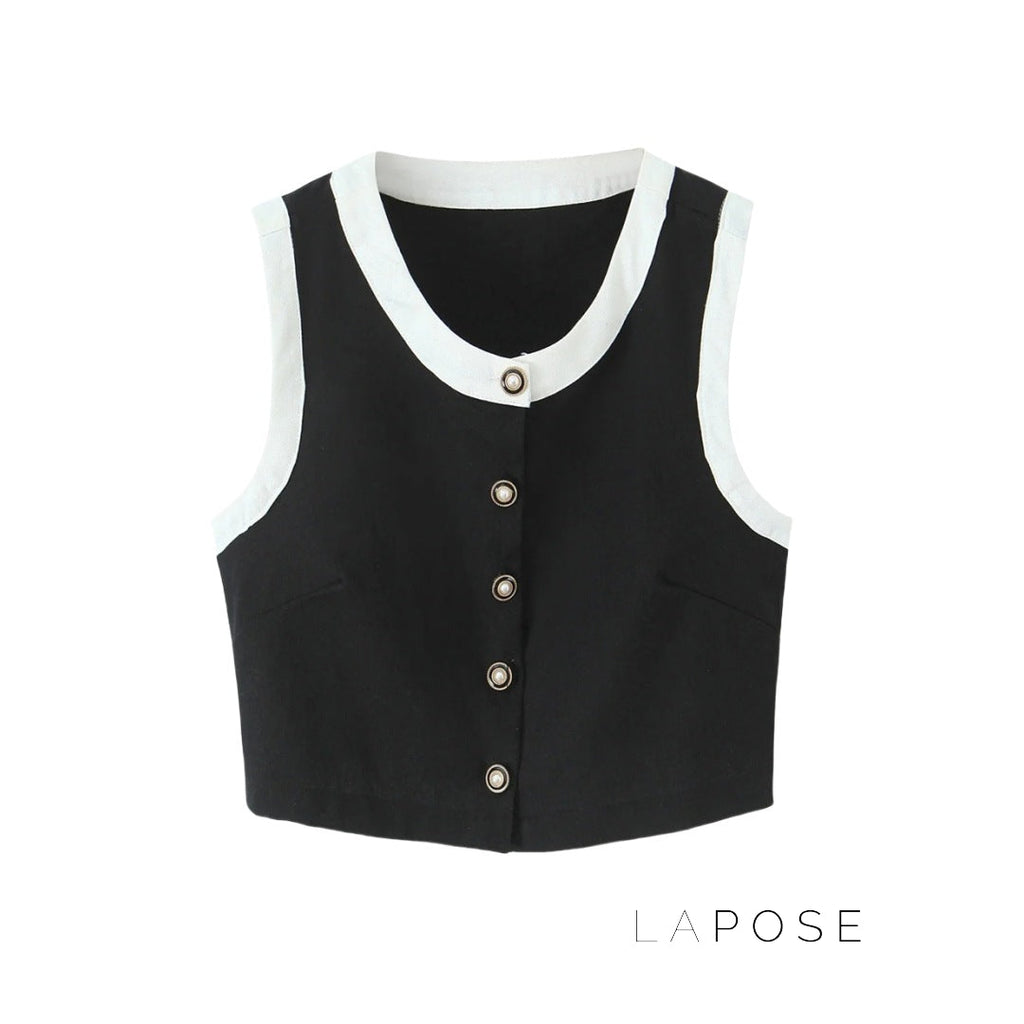 Effortlessly Elegant Garment with a Timeless Design