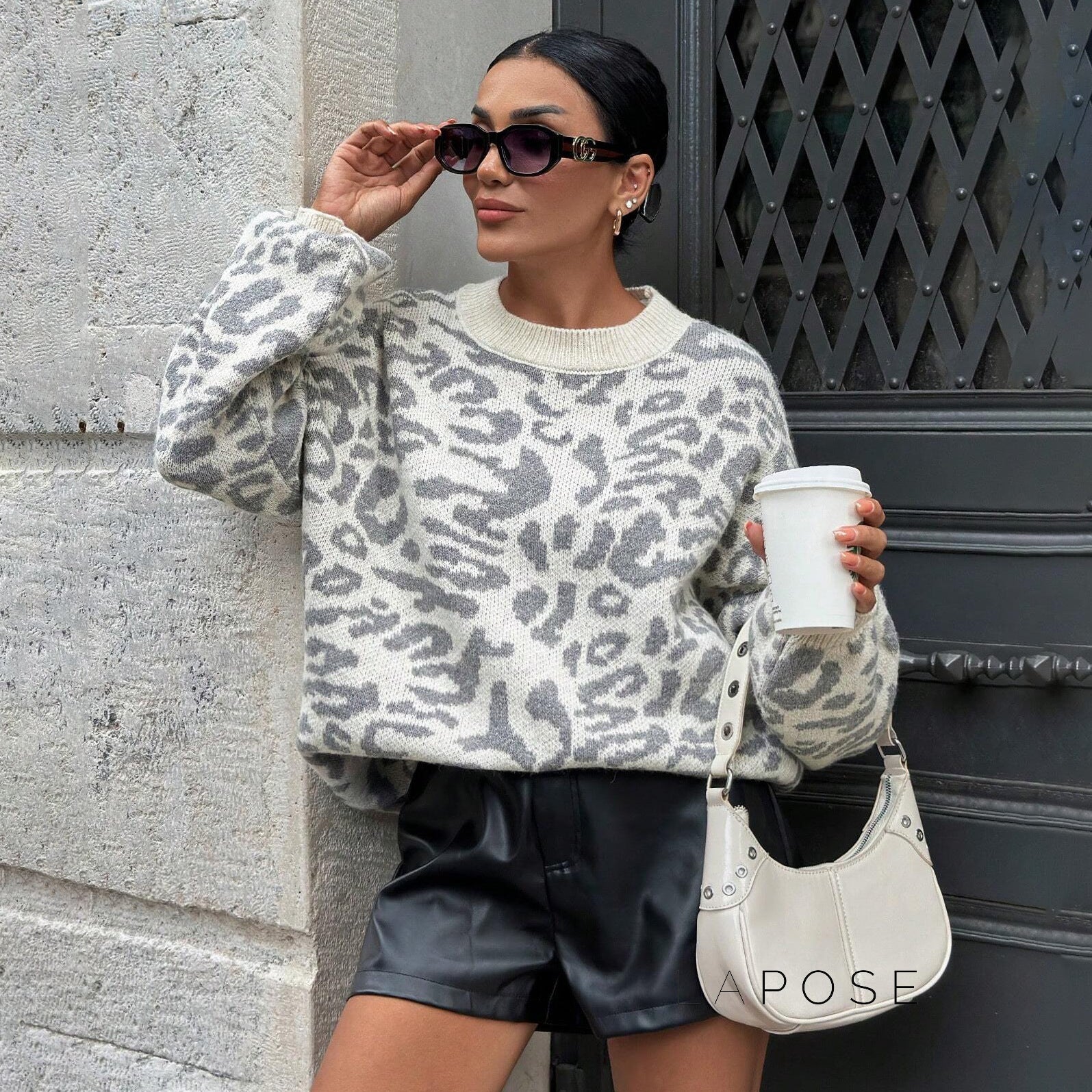 Well Tailored Sweater with a Graceful Silhouette