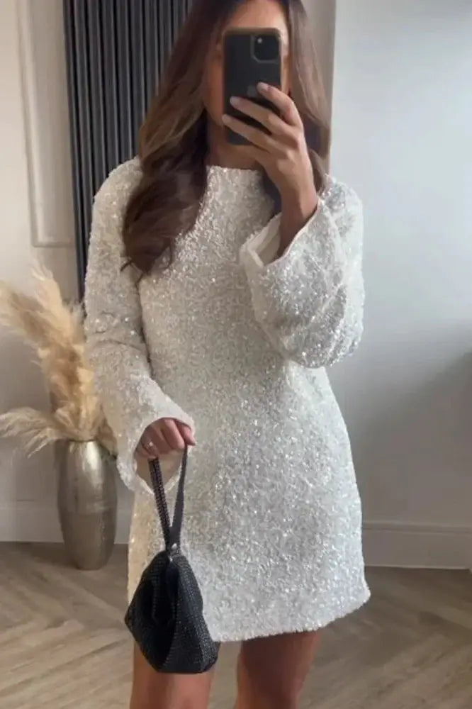 Effortlessly Elegant Dress with a Timeless Design