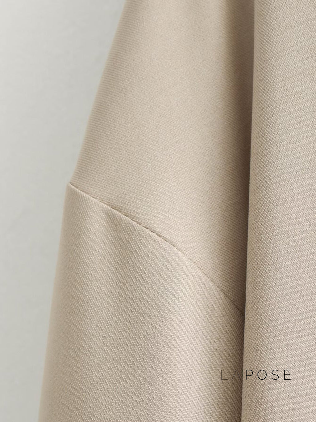 Well Tailored Jacket with a Graceful Silhouette