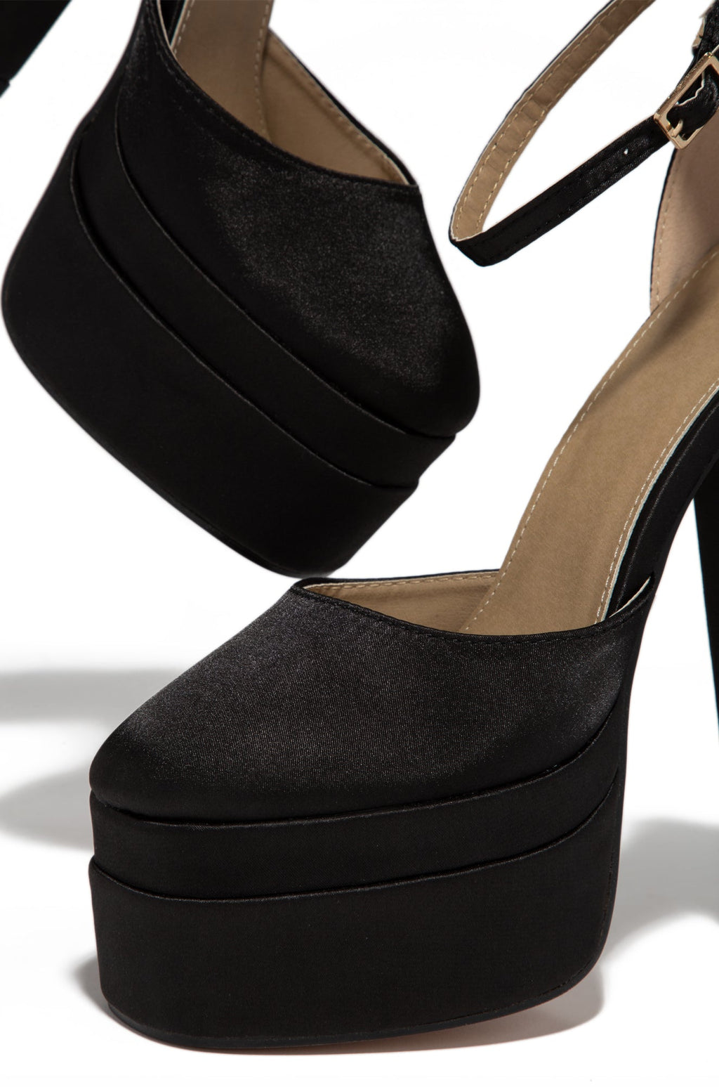 Beautifully Finished Heels in a Timeless Design