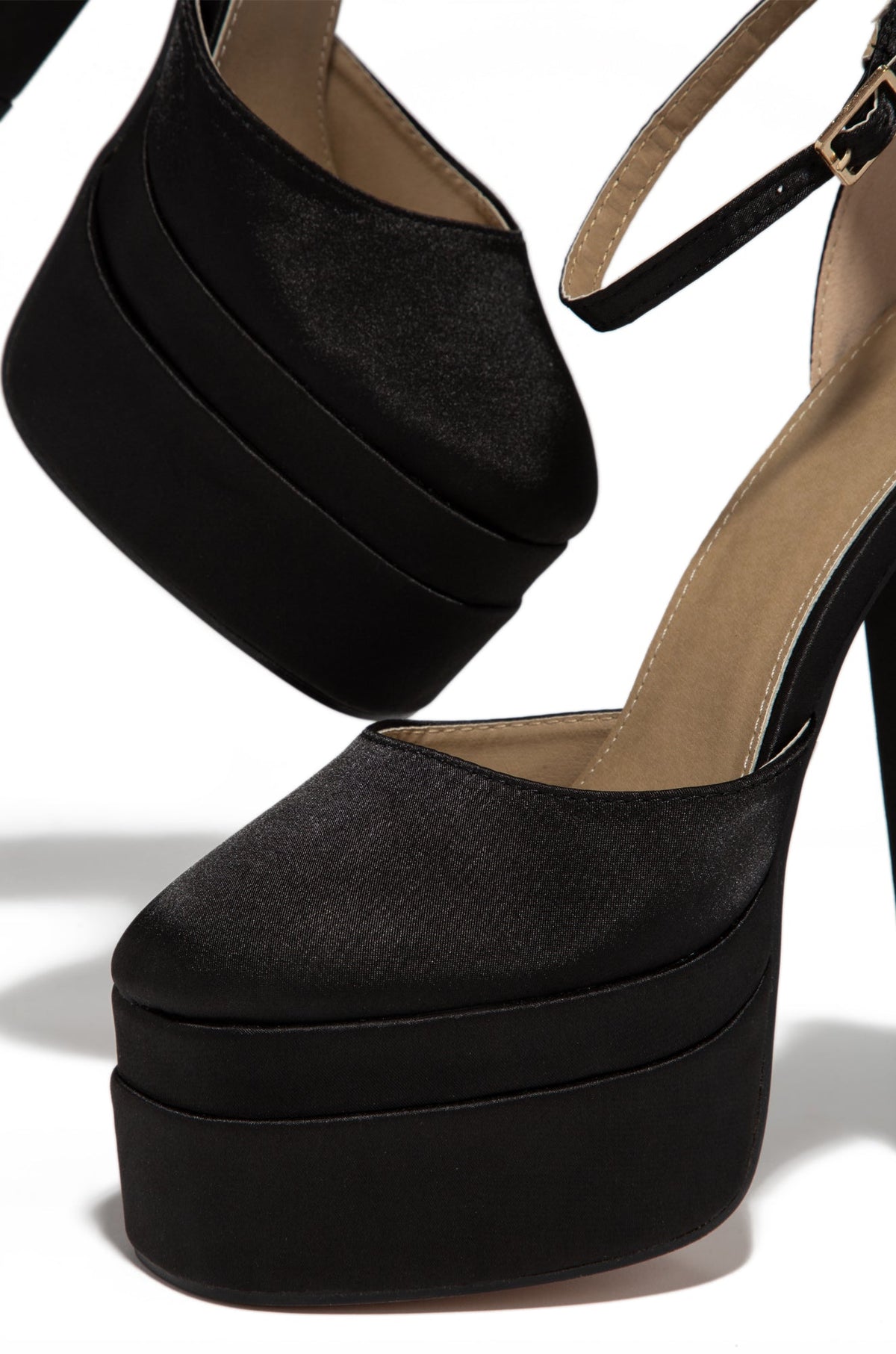 Beautifully Finished Heels in a Timeless Design